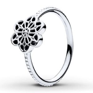 Pandora Floral Daisy Lace Ring